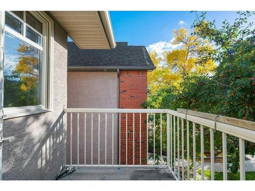 524 30 Street Nw, Calgary, AB - Outdoor With Exterior