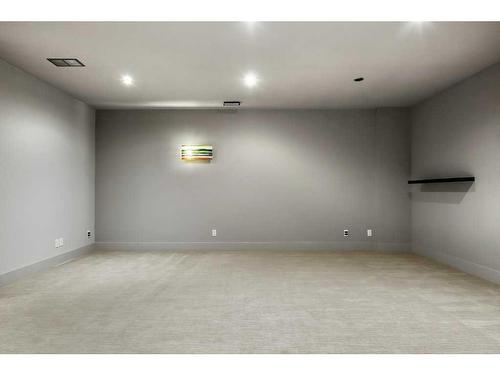 524 30 Street Nw, Calgary, AB - Indoor