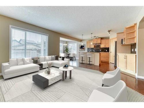 322 Cranfield Gardens Se, Calgary, AB - Indoor Photo Showing Living Room