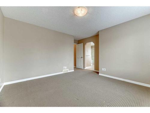 322 Cranfield Gardens Se, Calgary, AB - Indoor Photo Showing Other Room