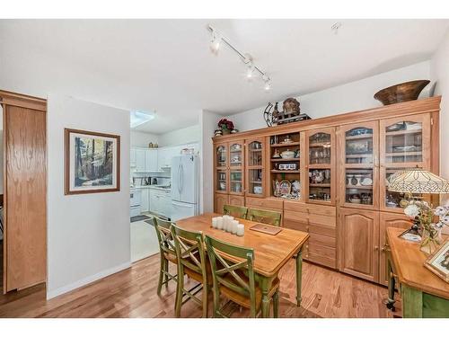 304-2134 Kensington Road Nw, Calgary, AB - Indoor Photo Showing Dining Room