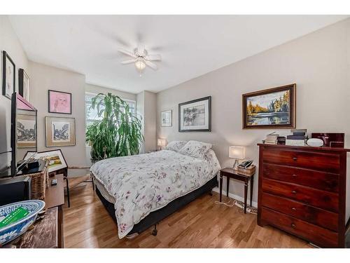 304-2134 Kensington Road Nw, Calgary, AB - Indoor Photo Showing Bedroom