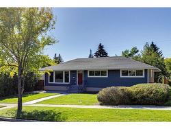 307 Simons Road NW Calgary, AB T2K 2S4