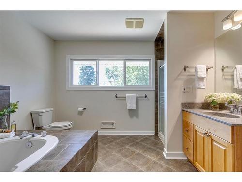 307 Simons Road Nw, Calgary, AB - Indoor Photo Showing Bathroom