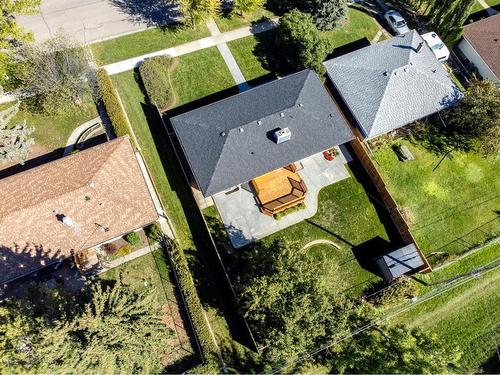 307 Simons Road Nw, Calgary, AB - Outdoor