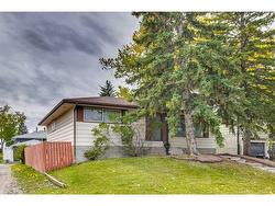 904 Canford Crescent SW Calgary, AB T2W 1L2