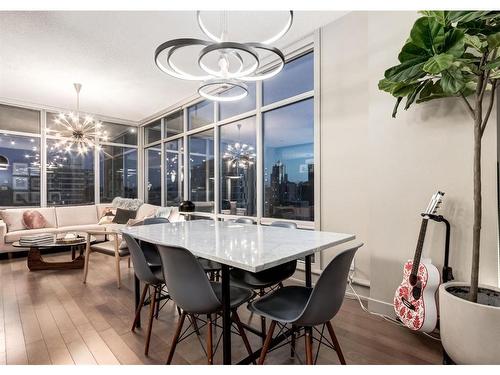 901-530 12 Avenue Sw, Calgary, AB - Indoor Photo Showing Dining Room