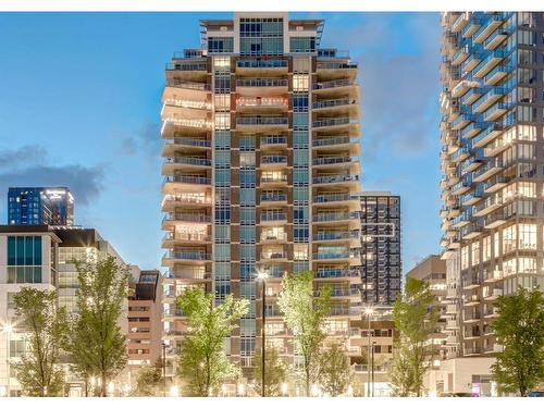 901-530 12 Avenue Sw, Calgary, AB - Outdoor With Balcony With Facade