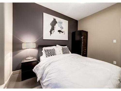 901-530 12 Avenue Sw, Calgary, AB - Indoor Photo Showing Bedroom