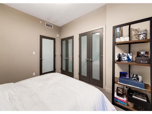 901-530 12 Avenue Sw, Calgary, AB - Indoor Photo Showing Bedroom