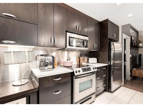 901-530 12 Avenue Sw, Calgary, AB - Indoor Photo Showing Kitchen