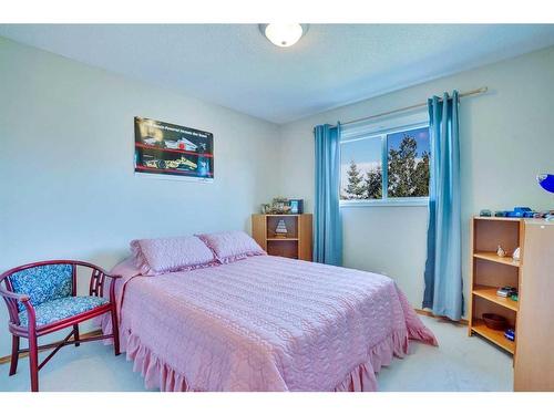 130 Valley Stream Circle Nw, Calgary, AB - Indoor Photo Showing Bedroom