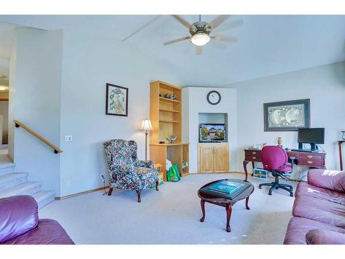 130 Valley Stream Circle Nw, Calgary, AB - Indoor Photo Showing Living Room