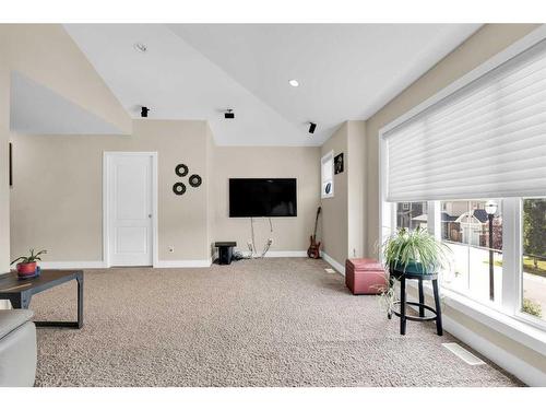 164 Rainbow Falls Heath, Chestermere, AB - Indoor