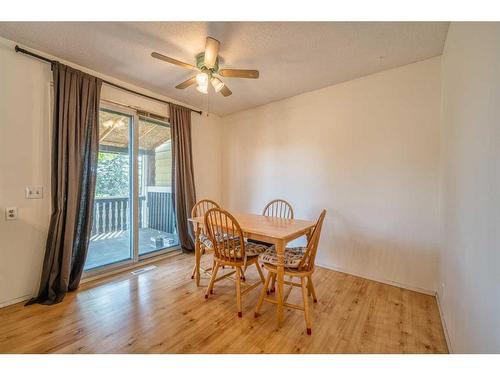 4 Edgedale Court Nw, Calgary, AB - Indoor Photo Showing Dining Room