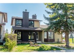 4 Edgedale Court NW Calgary, AB T3A 2R1