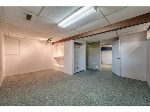 4 Edgedale Court Nw, Calgary, AB - Indoor Photo Showing Basement