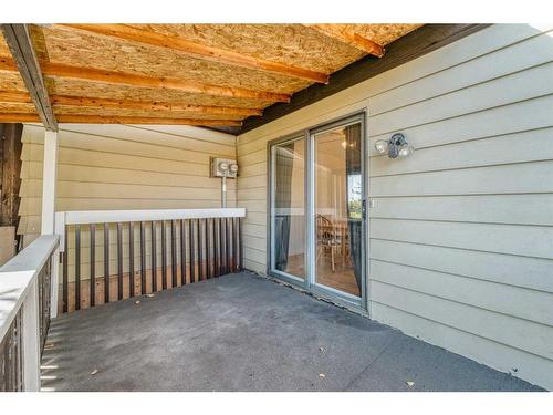 4 Edgedale Court Nw, Calgary, AB - Outdoor With Deck Patio Veranda With Exterior