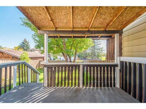 4 Edgedale Court Nw, Calgary, AB - Outdoor With Deck Patio Veranda With Exterior