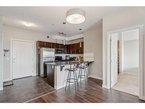 2328-604 East Lake Boulevard Ne, Airdrie, AB - Indoor Photo Showing Kitchen