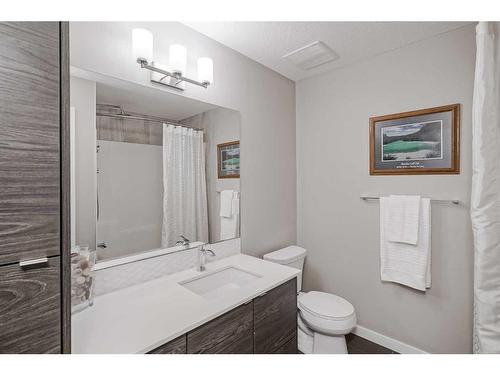 605-122 Mahogany Centre Se, Calgary, AB - Indoor Photo Showing Bathroom