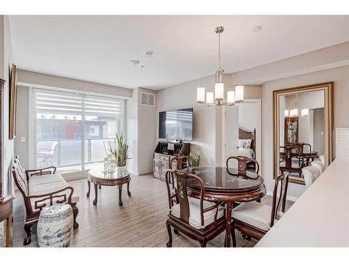 605-122 Mahogany Centre Se, Calgary, AB - Indoor Photo Showing Dining Room