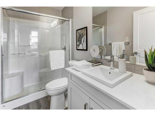 2310-55 Lucas Way Nw, Calgary, AB - Indoor Photo Showing Bathroom