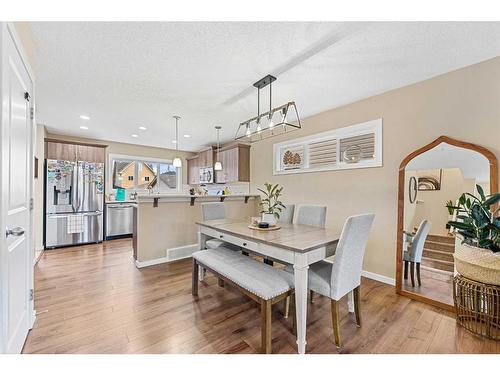 189 Legacy Crescent Se, Calgary, AB - Indoor Photo Showing Dining Room