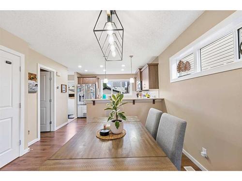 189 Legacy Crescent Se, Calgary, AB - Indoor Photo Showing Dining Room