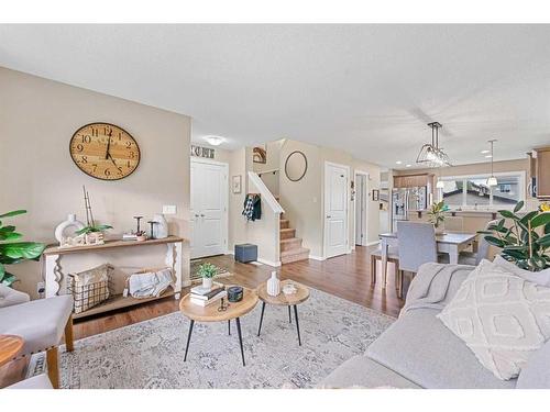 189 Legacy Crescent Se, Calgary, AB - Indoor Photo Showing Living Room