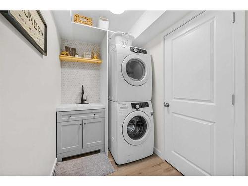 189 Legacy Crescent Se, Calgary, AB - Indoor Photo Showing Laundry Room