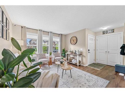 189 Legacy Crescent Se, Calgary, AB - Indoor Photo Showing Living Room