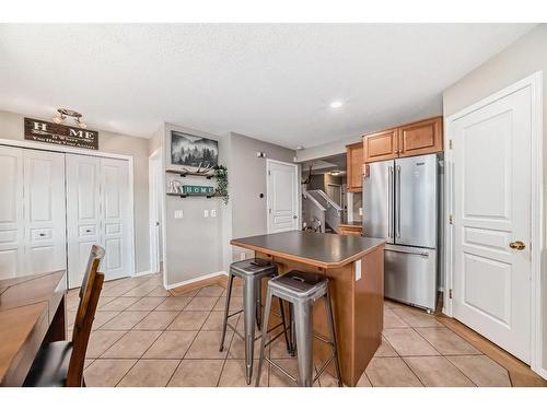 112 Mt Aberdeen Circle Se, Calgary, AB - Indoor Photo Showing Kitchen