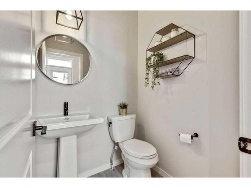 20 Wolf Crescent, Okotoks, AB - Indoor Photo Showing Bathroom