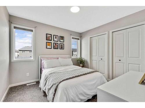 20 Wolf Crescent, Okotoks, AB - Indoor Photo Showing Bedroom