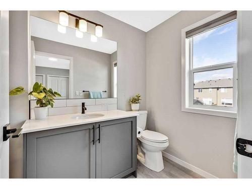 20 Wolf Crescent, Okotoks, AB - Indoor Photo Showing Bathroom