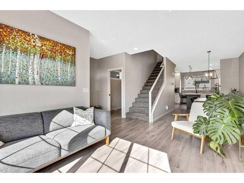 20 Wolf Crescent, Okotoks, AB - Indoor Photo Showing Living Room