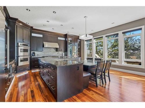 2216 8 Street Ne, Calgary, AB - Indoor Photo Showing Kitchen With Upgraded Kitchen