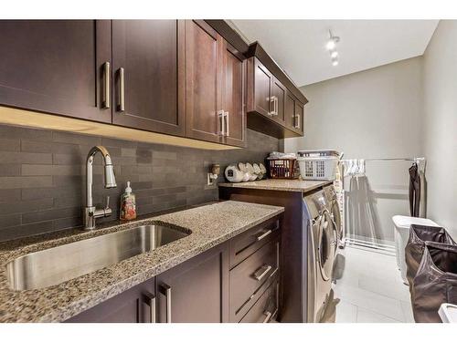 2216 8 Street Ne, Calgary, AB - Indoor Photo Showing Laundry Room