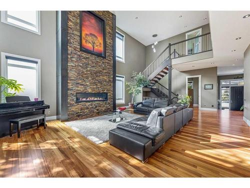 2216 8 Street Ne, Calgary, AB - Indoor With Fireplace