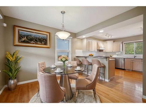 413 26 Avenue Nw, Calgary, AB - Indoor Photo Showing Dining Room