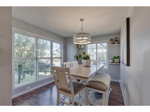 61 Autumn Green Se, Calgary, AB - Indoor Photo Showing Dining Room