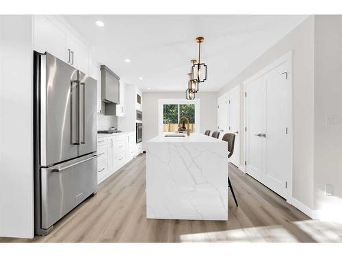 7708 Silver Springs Road Nw, Calgary, AB - Indoor Photo Showing Kitchen