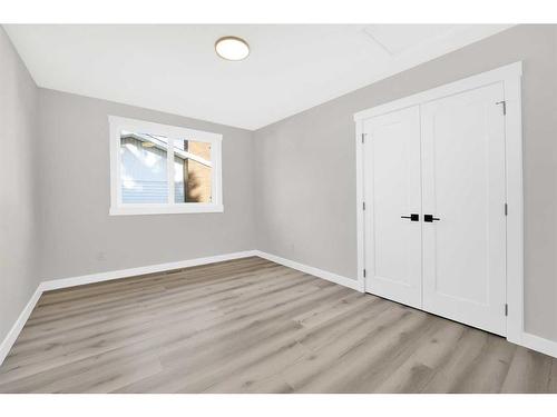 7708 Silver Springs Road Nw, Calgary, AB - Indoor Photo Showing Other Room