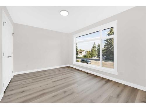 7708 Silver Springs Road Nw, Calgary, AB - Indoor Photo Showing Other Room