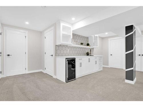 7708 Silver Springs Road Nw, Calgary, AB - Indoor Photo Showing Kitchen