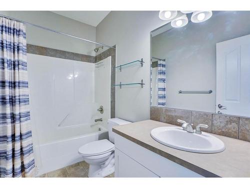 277 West Creek Boulevard, Chestermere, AB - Indoor Photo Showing Bathroom