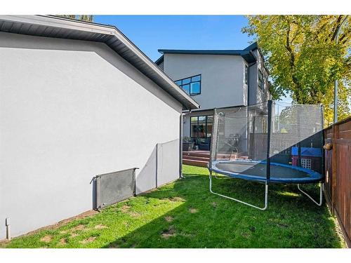 3240 Kerrydale Road Sw, Calgary, AB - Outdoor With Exterior