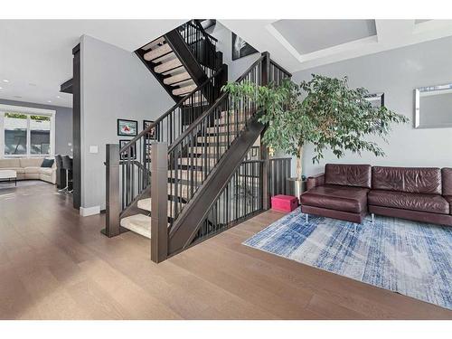 3240 Kerrydale Road Sw, Calgary, AB - Indoor Photo Showing Living Room