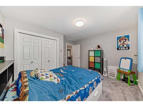 51 Chaparral Link Se, Calgary, AB - Indoor Photo Showing Bedroom